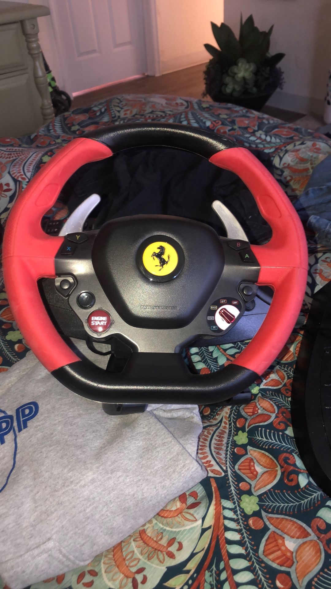 Thrustmaster 458 Spider Ferrari Racing Wheel W/pedals XBox One
