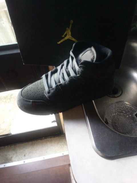AIR JORDANS NEW! BOYS SIZE 5.5