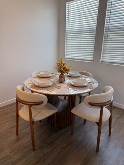 Modern Luxury 5-Piece Dining Table Set