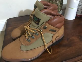 Size 9 1/2 timberland hiking boots $60