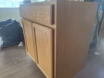 Kitchen base cabinet