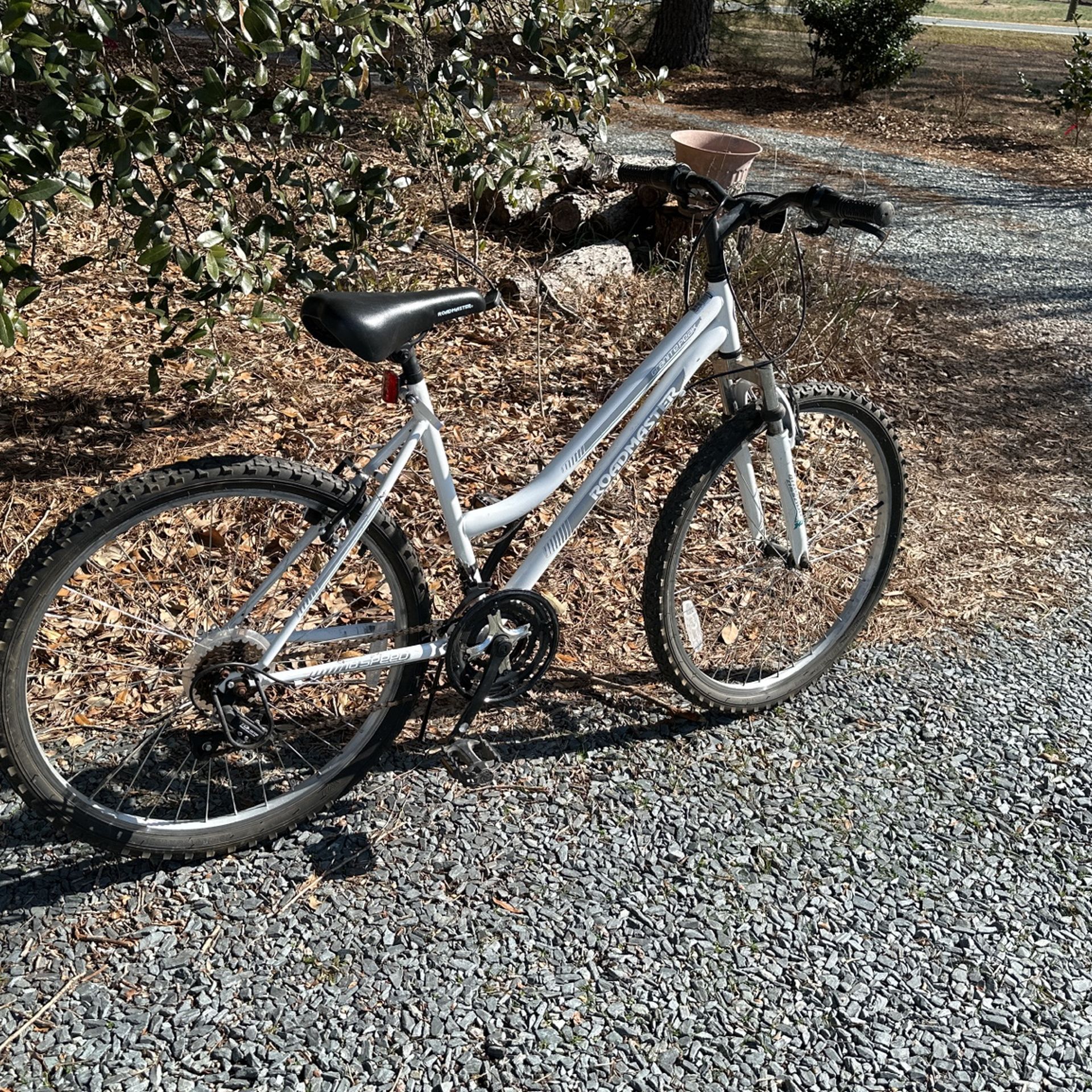 Roadmaster Woman’s 18 Speed Granite Peak Bike Bicycle