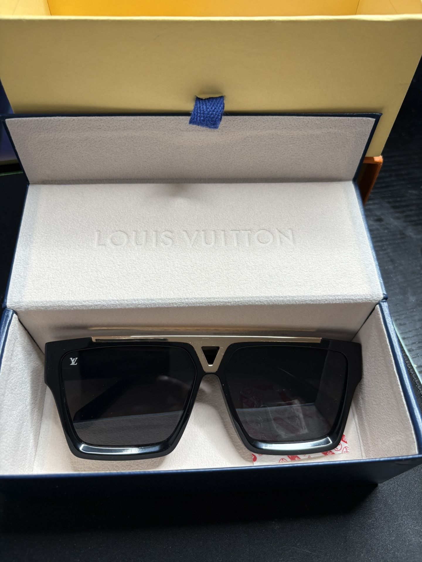 Louis Vuitton Sun Glasses
