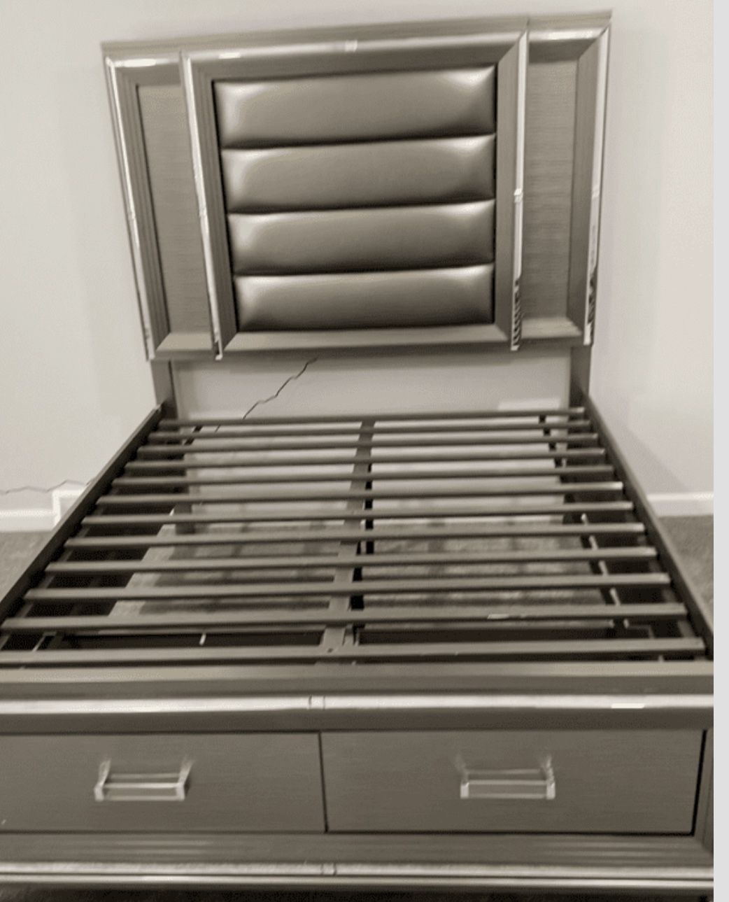 Bellanest ,Champagne Gray, Queen Bed, Chest, Mirror& Dresser