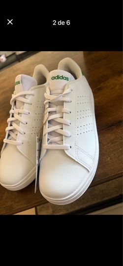 Women’s tennis shoes