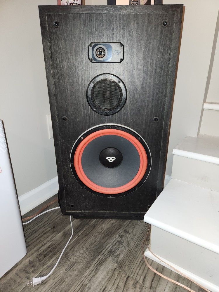 Cerwin Vega RE30 $90