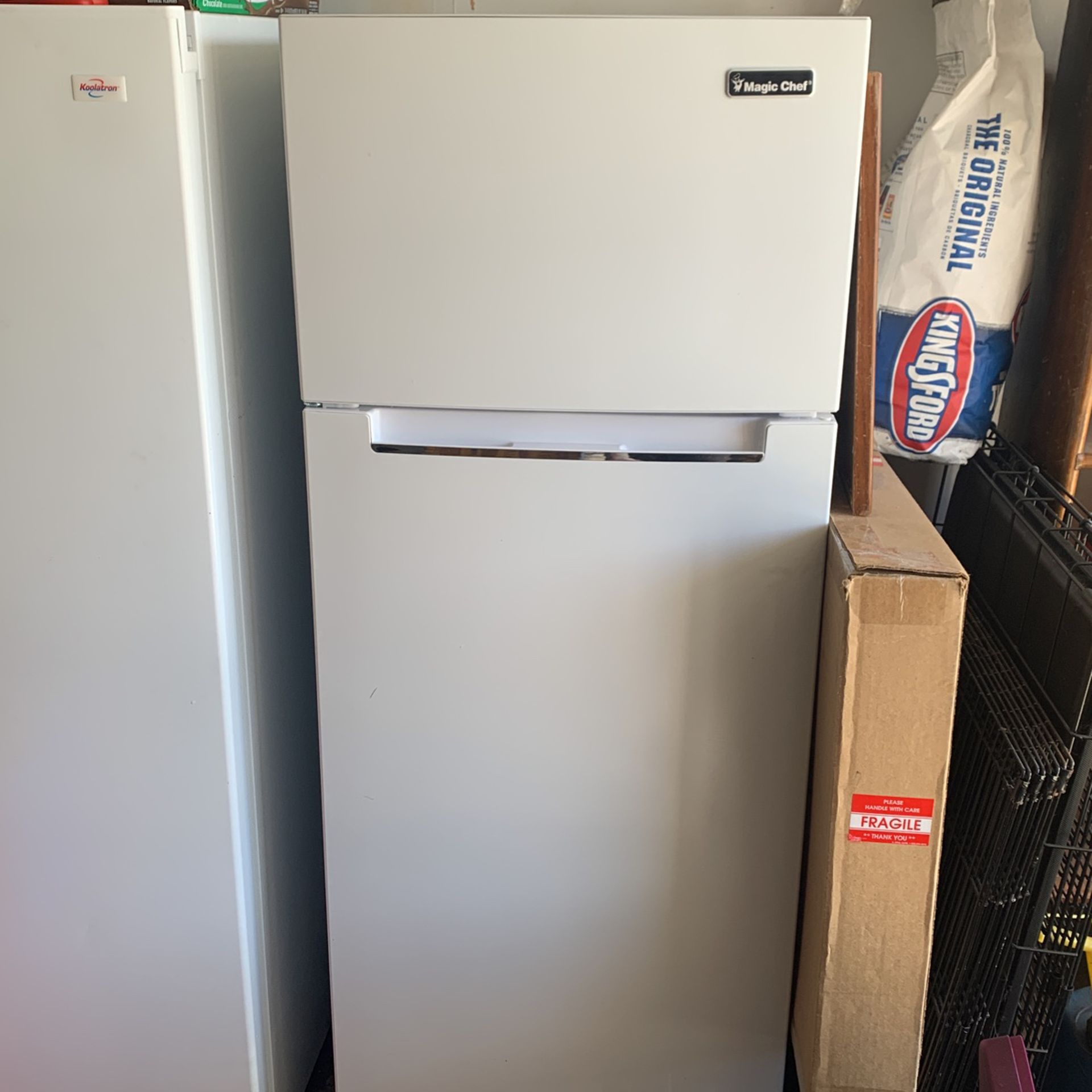 Small Refrigerator with Top Freezer