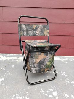 Outdoor folding chair with cooler pouch