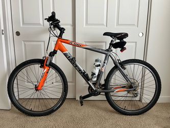 Trek 4300 Mountain Bike 26”-Large