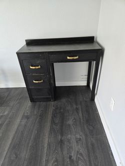 Free Small wood desk