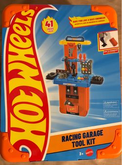 Hot wheels 41 piece racing garage tool kit