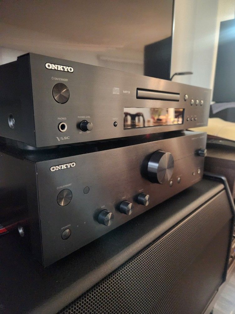 Onkyo Amplifier Cd Player And Altec Lansing Speakers