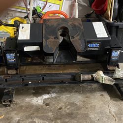 5th Wheel Towing Hitch  250 OBO