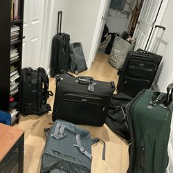 A Few Suitcases Different Sizes, Styles $10, $15, $20 All For $50