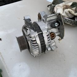 R18 Honda Alternator OEM