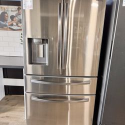 New Samsung 28-cu ft 4-Door French Door Refrigerator RF28R7201SR