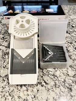 Like New! Mueller 5-Blade Adjustable Mandoline Slicer