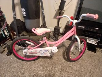 Girl 20inch bike.Angel Joystar. training wheels included