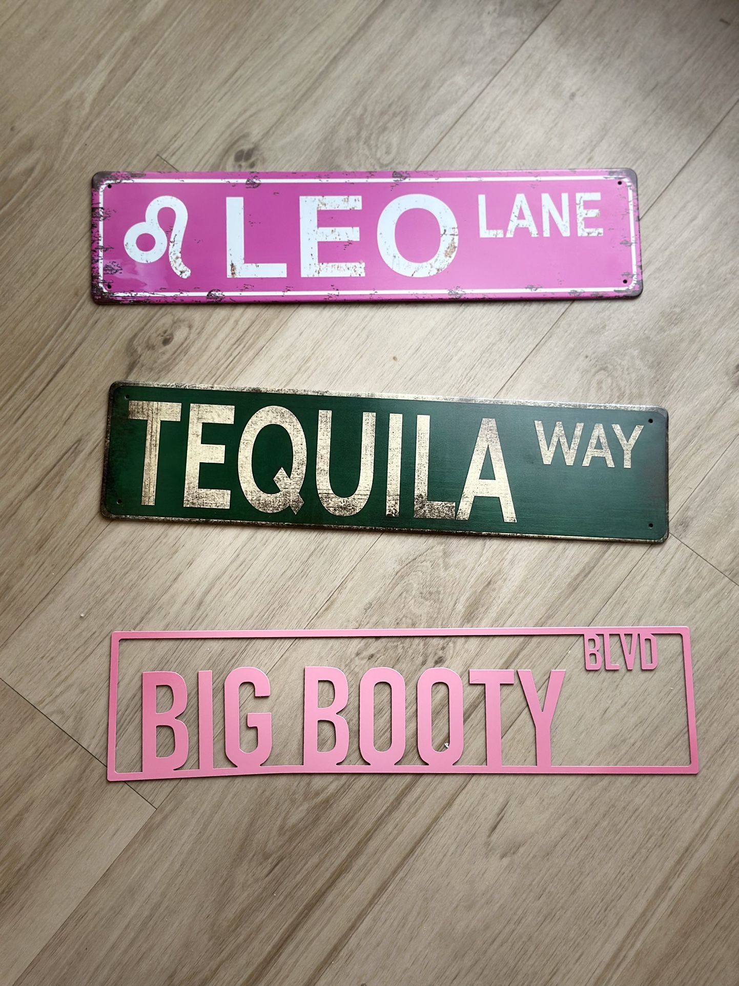 Decoration street sign