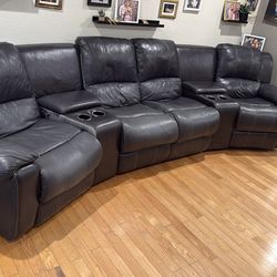 Family room 6 piece ( 4 power recliner )2console