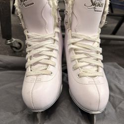 Jackson soft ice skate shoes Size2