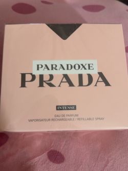 Prada paradoxe imtense