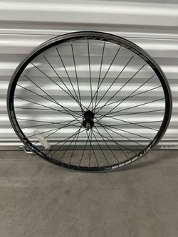 Vitesse 700 Aluminum Front Bicycle Wheel