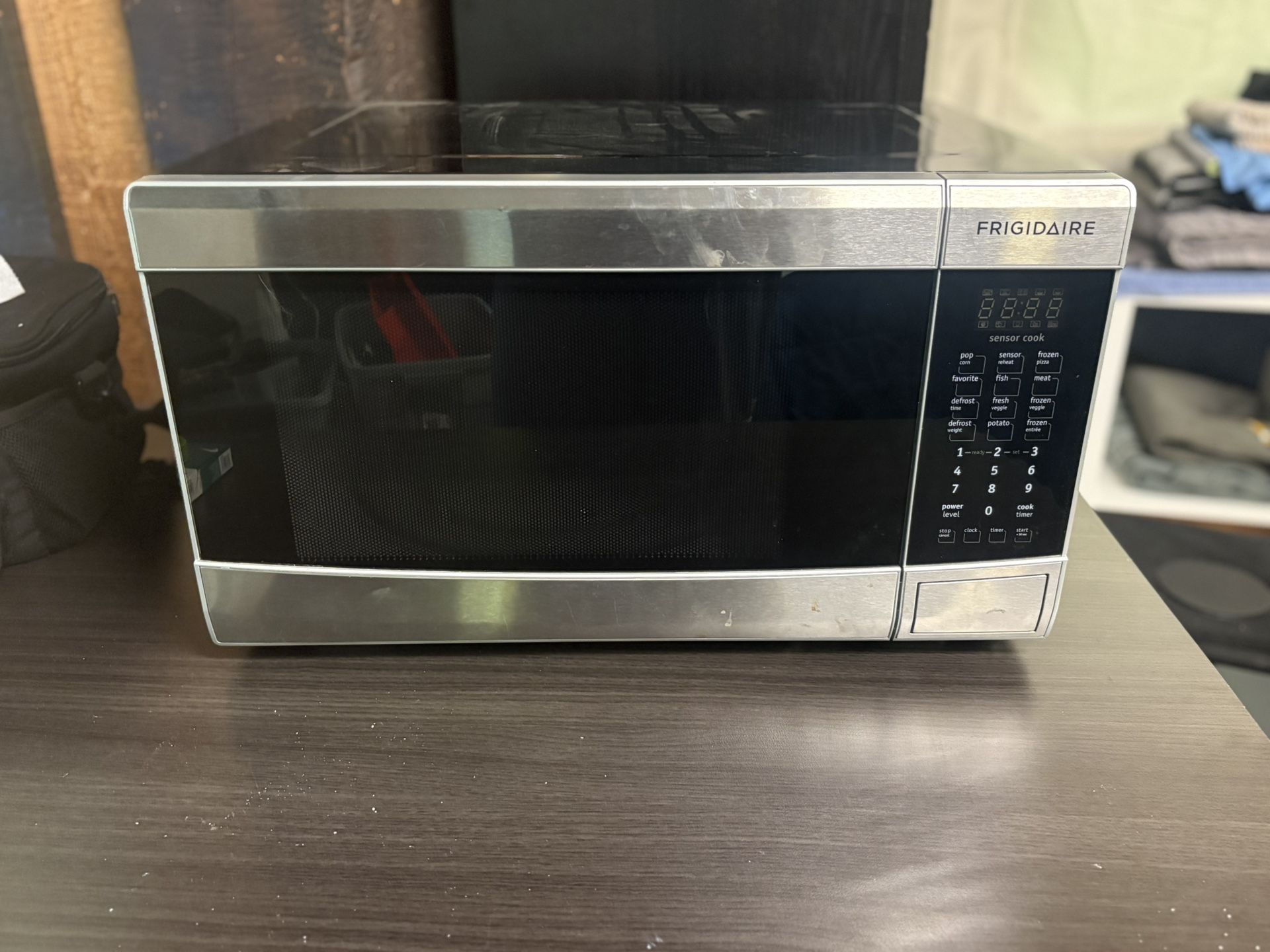Frigidaire 1.6 Cu. Ft. Microwave