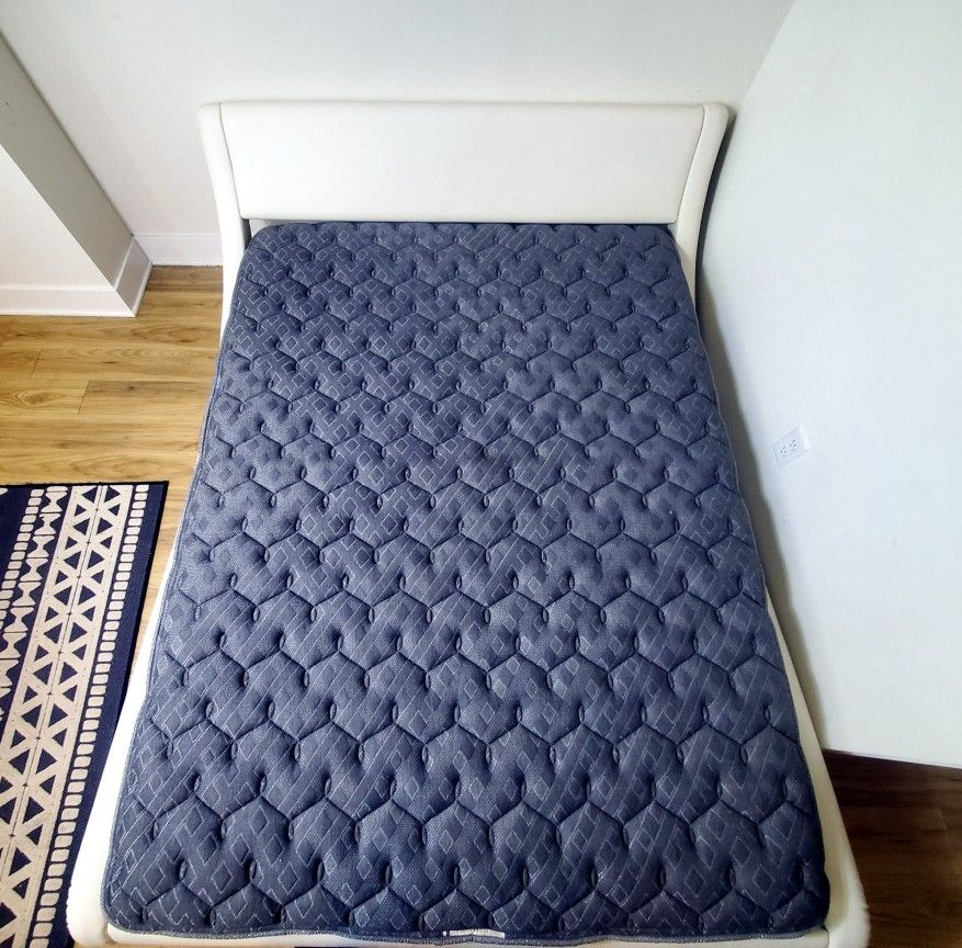 Queen Bed Set