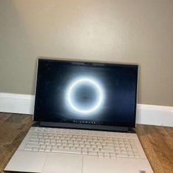 Alienware M17 R3 Gaming Laptop (10th gen i7-10750H, NVIDIA GeForce RTX 2060, 256