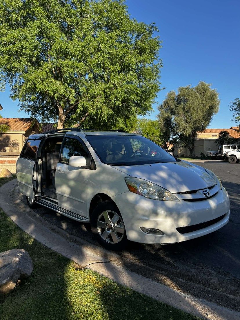 2006 Toyota Sienna