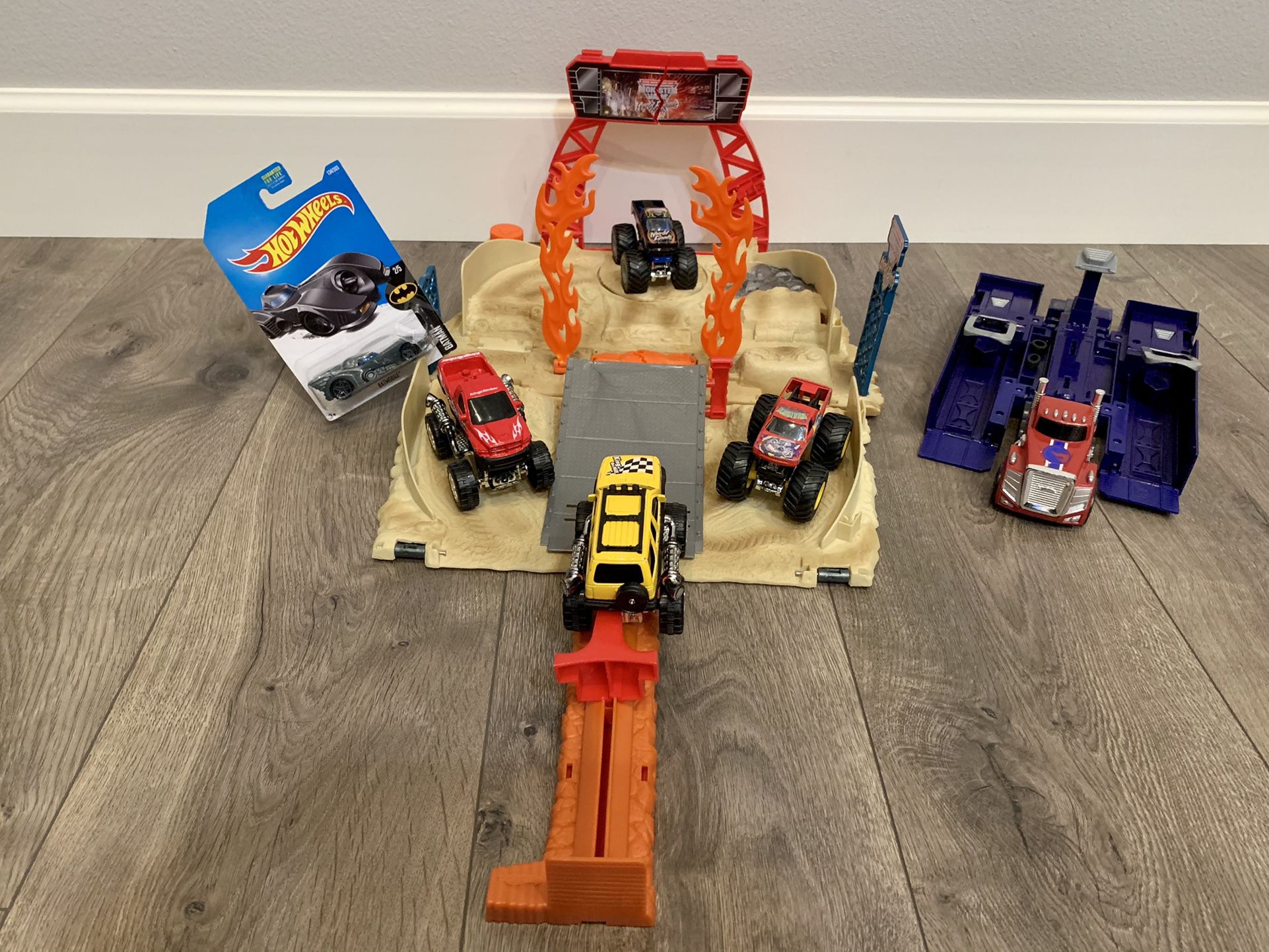 Monster Jam Truck Track Set With Accessories