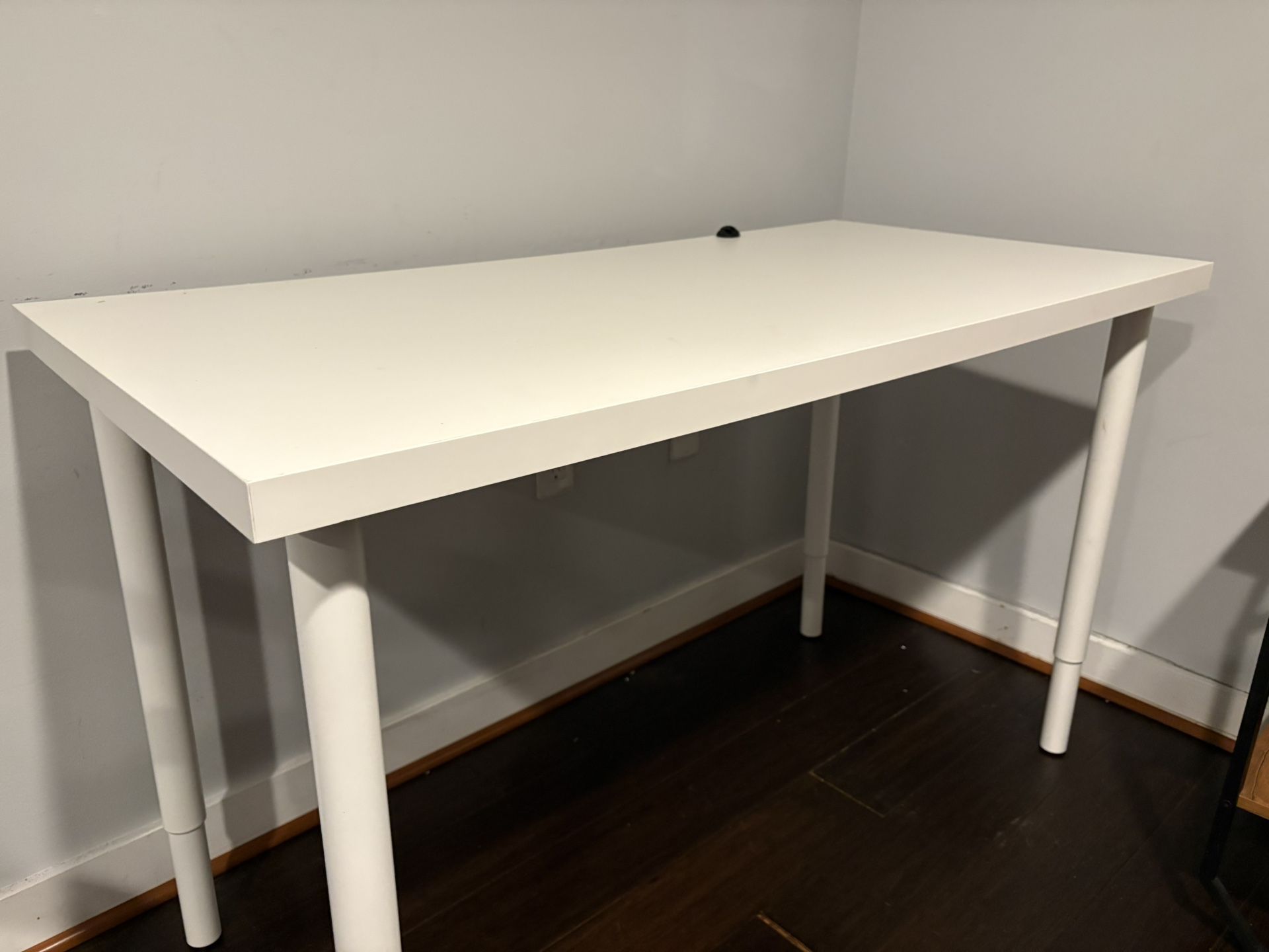 Home Office Set – Desk + Adjustable Rolling Chair