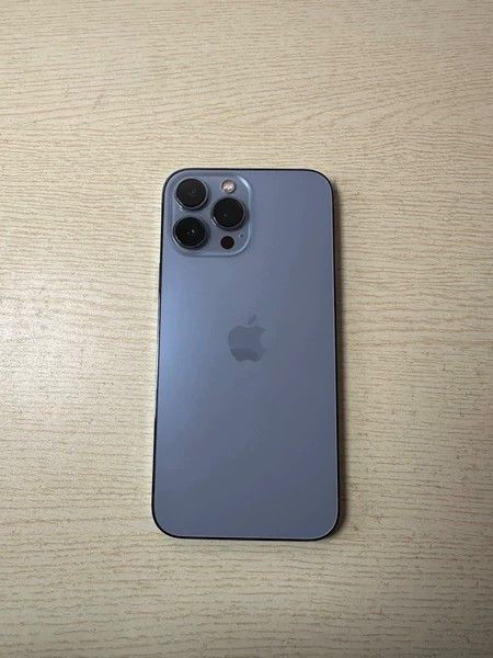 Apple iPhone 13 Pro Max, Yuanfeng Blue, refurbished phone, 256GB unlocked, no scratches, functions and performance are intact.