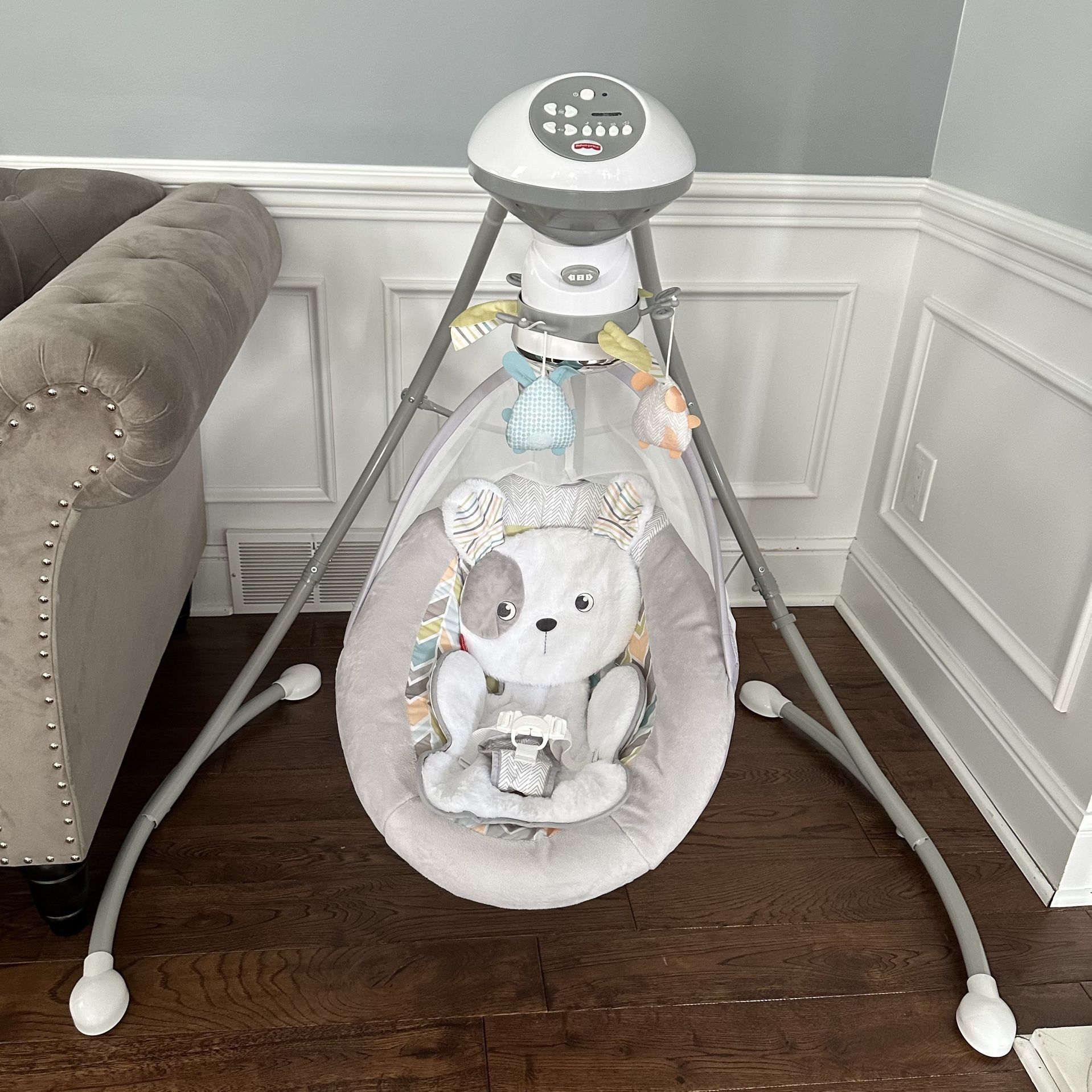 Like New Snugapuppy Fisher Price Baby Swing