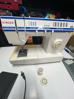 Singer Electronic Control Sewing Machine