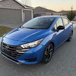 Nissan VERSA SR