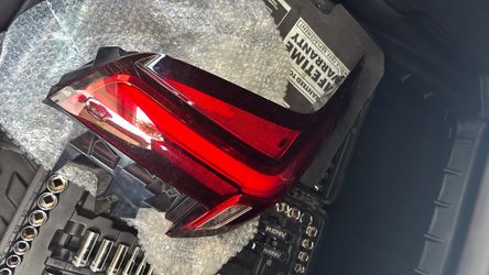 2020 ct4 left fully functional tail light