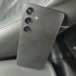 Galaxy S24 • 256 GB  • AT&T Cricket • Like New