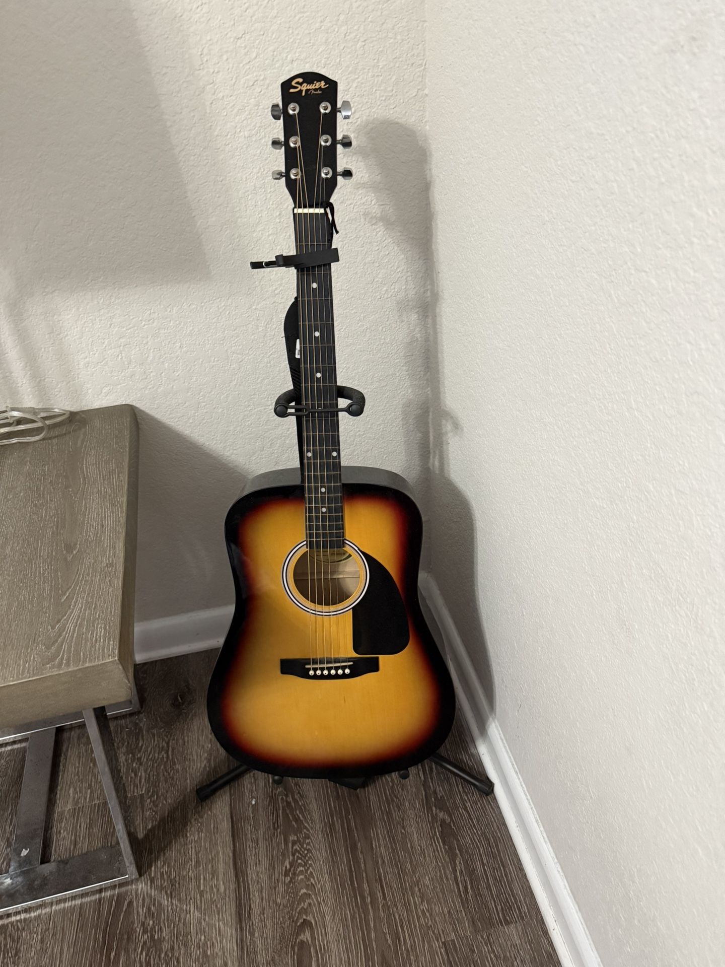 Squier by Fender SA-150 Dreadnought Guitarra Acústica, Sunburst