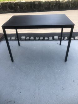 Very nice black color table