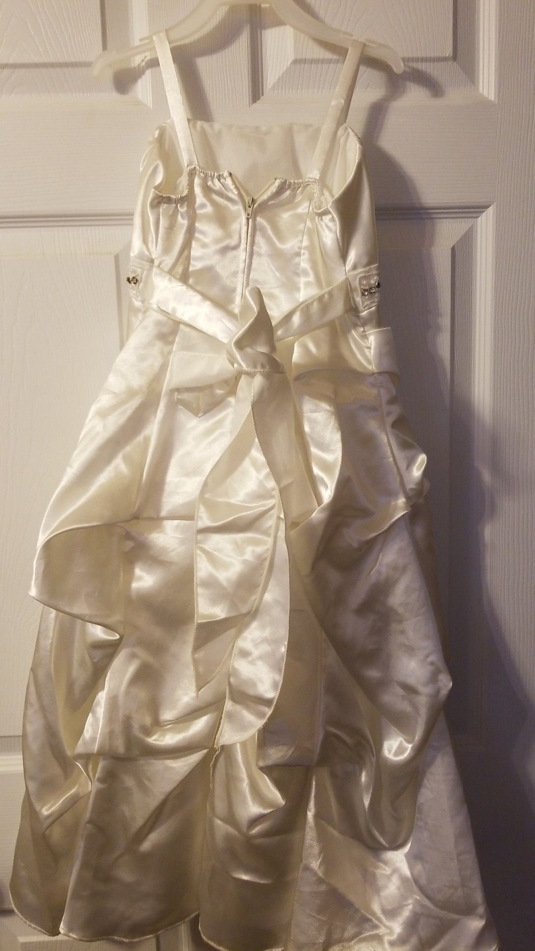Shari Girl size 6 flower girl Dress