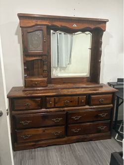 Dresser