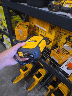 DeWalt 225W Power Inverter panchos tools