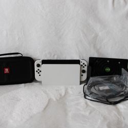 Nintendo Switch – OLED Model w/White Joy-Con
