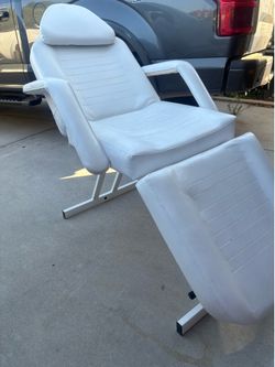 Massage chair/bed