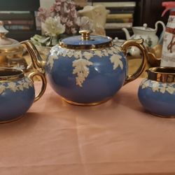 GIBSON ENGLISH 5 PIECE JASPERWARE BLUE TEASET