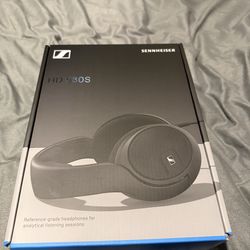 Brand New Sennheiser 560s