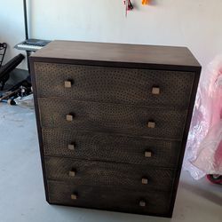 Williams-sonoma INC DRESSER