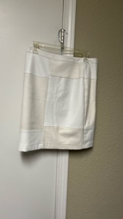 INC faux leather skirt White & cream sz 4  30$ pk up Everett Mall way